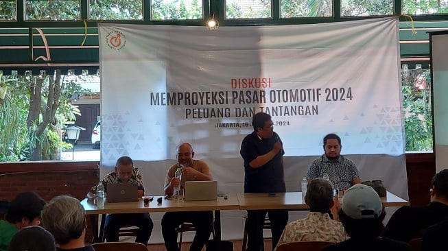 Diskusi Meproyeksi Pasar Otomotif 2024 Peluang dan dan Tantangan yang Diselenggarakan oleh Forum Wartawan Otomotif (Forwot). [Foto: Suara.com/Manuel Jeghesta].