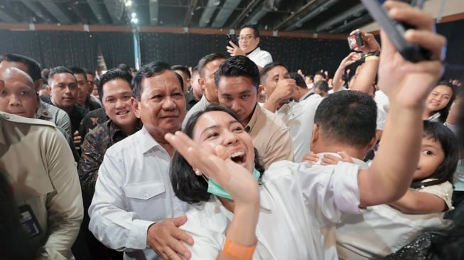 Prabowo Hadir di Perayaan Natal Bersama BUMN, Publik: Semoga Presiden 2024