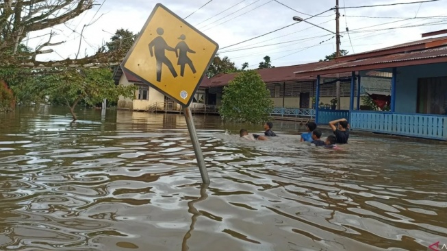 Debit Air Sungai Kapuas Meningkat, Warga Kapuas Hulu Diminta Waspada Banjir