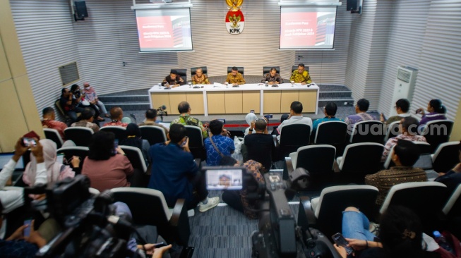 Suasana saat konferensi pers laporan hasil kinerja KPK selama tahun 2023 dan Arah Kebijakan 2024 di Gedung Merah Putih KPK, Jakarta, Selasa (16/1/2024). [Suara.com/Alfian Winanto]