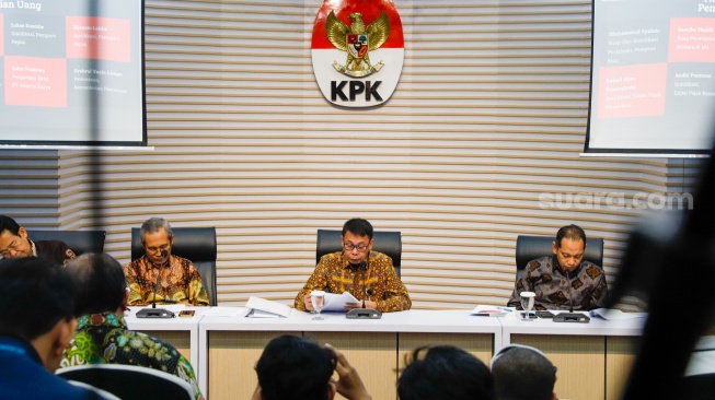 Suasana saat konferensi pers laporan hasil kinerja KPK selama tahun 2023 dan Arah Kebijakan 2024 di Gedung Merah Putih KPK, Jakarta, Selasa (16/1/2024). [Suara.com/Alfian Winanto]