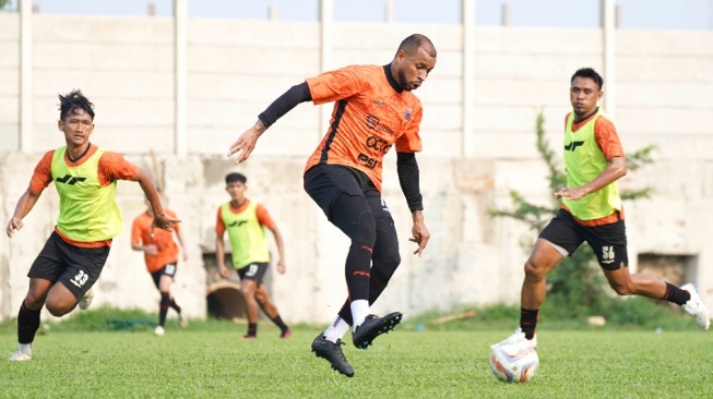 BRI Liga 1: Kembali Latihan, Thomas Doll Genjot Pemain Persija dengan Tes Endurance