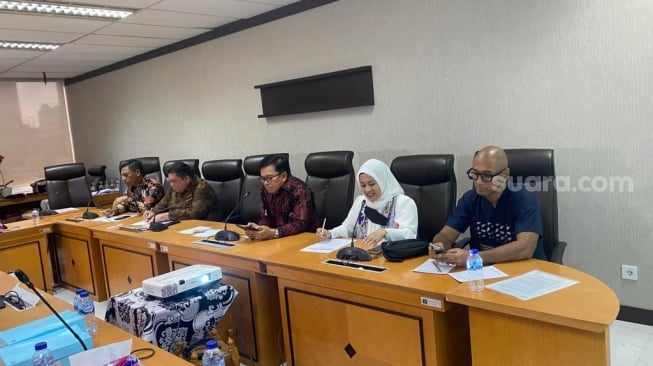 Konferensi pers LMKN di kantornya di kawasan Kuningan, Jakarta Selatan, Rabu (17/1/2024) [Suara.com/Tiara Rosana].