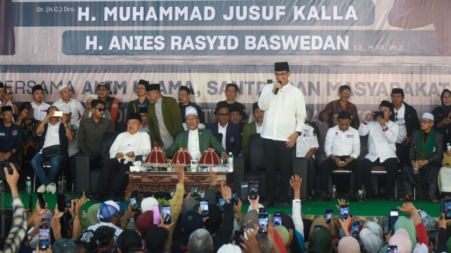 Anies Didoakan Jadi Presiden Saat Mengunjungi Pondok Pesantren DDI