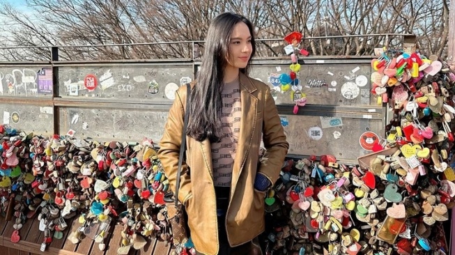 Potret Lyodra Liburan di area Korea (Instagram/@lyodraofficial)