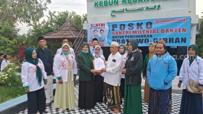 Belasan caleg dan kader PKB Banten mendukung Prabowo-GIbran. [SuaraBanten.id/Yandi Sofyan]