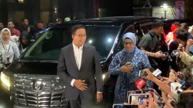 Hadiri Paku Integritas KPK, Anies dan Muhaimin Kompak Didampingi Istri