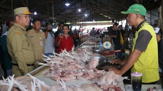 PJ Gubernur Kalbar Tampung Aspirasi Masyarakat Ubah Pasar Ratu Melati Ketapang jadi Modern