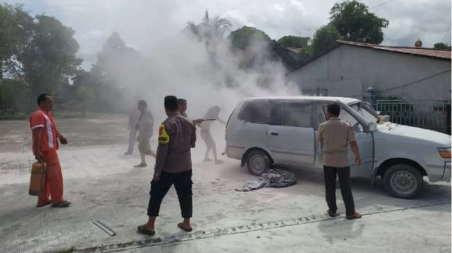 Mobil Terbakar di SPBU Putussibau, Diduga Pengendara Langgar Aturan Pengisian BBM