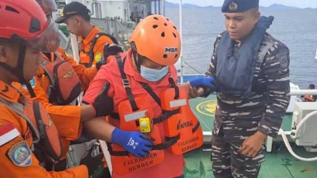 WN Filipina ABK Kapal Tanker Dievakuasi ke Rumah Sakit, Ini Penyebabnya