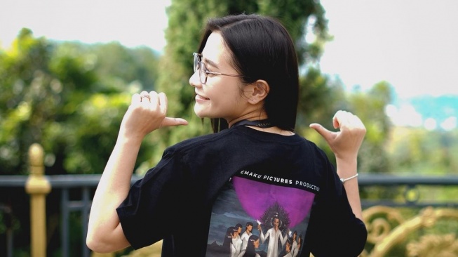 Potret Prilly Latuconsina di Syuting Perdana Film Temurun. (Instagram/prillylatuconsina96)