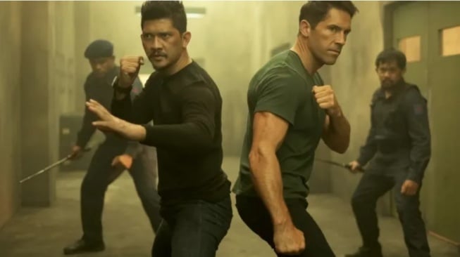 Tampang Gahar Iko Uwais dan Scott Adkins di First Look Film Skyline: Warpath