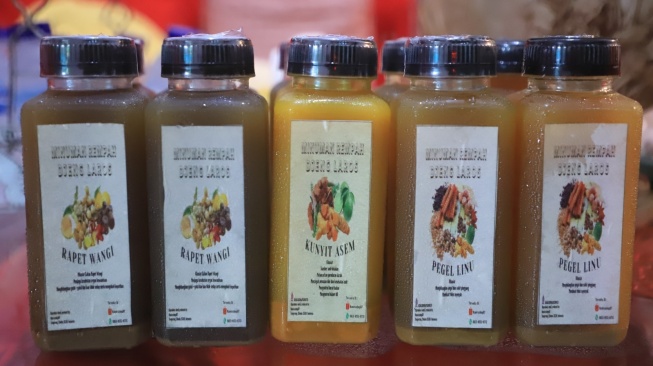 Minuman herbal atau jamu produksi Jamu Namira Shop 07 di Tangerang, Banten. [IST]