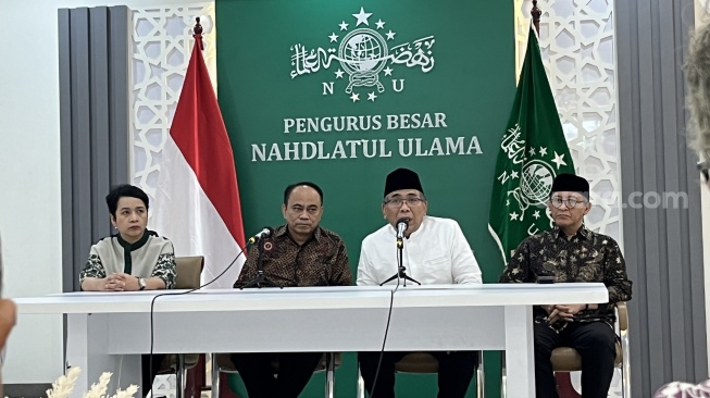 Menteri Kominfo Budi Arie Setiadi dan Ketua Umum PBNU Yahya Cholil Staquf di Kantor PBNU, Kamis (18/1/2024). [Suara.com/Dicky Prastya]