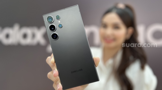 Samsung Galaxy S24 Ultra resmi dikenalkan ke Indonesia pada Kamis (18/1/2024). [Suara.com/Dicky Prastya]