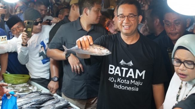 Anies Bakal Naikkan Status Ekonomi Pedagang Usai Berdialog dengan Pedagang Pasar TOS 3000 Batam