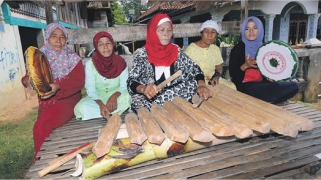 Asal Usul Keberadaan Musik Kelentangan di Suku Dayak Benuaq