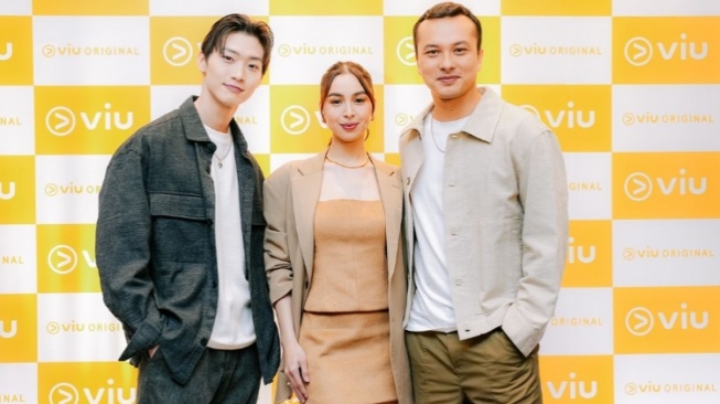 Nicholas Saputra akan Main Web Series Bareng Aktor Korea dan Filipina