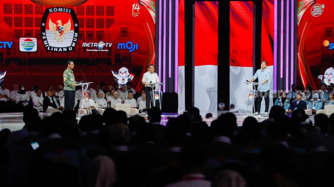 Suasana jalannya Debat Capres-Cawapres keempat di JCC Senayan, Jakarta, Minggu (21/1/2024). [Suara.com/Alfian Winanto]