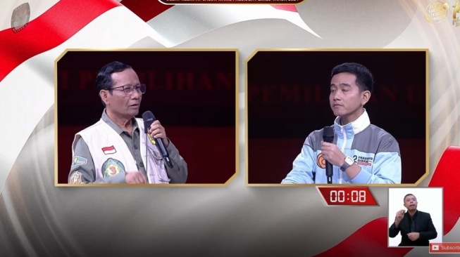 Mahfud MD dan Gibran Rakabuming di debat Pilpres 2024