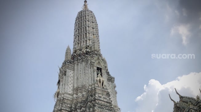 Harga Tiket Masuk, Aturan, dan Aktivitas Liburan di Candi Wat Arun Bangkok