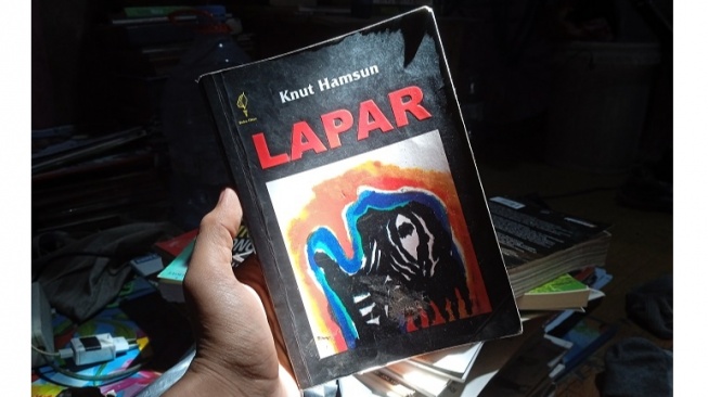 Memaknai Derita dari Novel Lapar