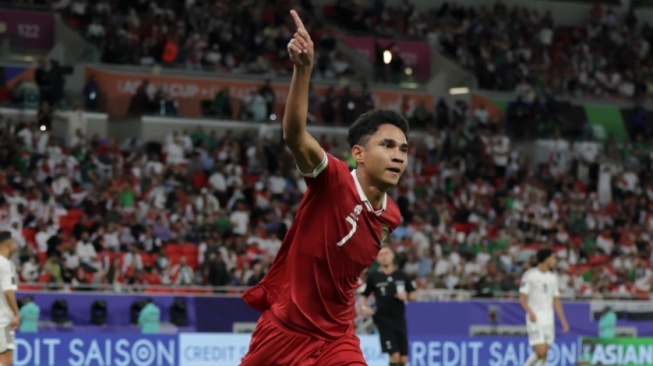 Marcelino Ferdinand selebrasi usai mencetak gol ke gawang Irak di Piala Asia 2023 (pssi.org)