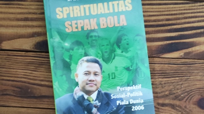 Cak Imin Pernah Tulis Buku Sepak Bola: Isinya Daging Semua, Kata Pengantar dari Gus Dur