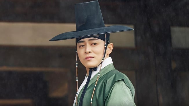 Pesona Jo Jung Suk di Captivating The King, Terlibat Kisah Cinta yang Kejam dengan Shin Se Kyung