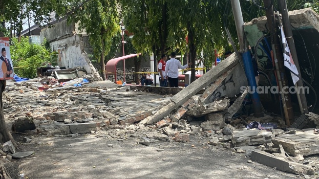 Keluarga Korban Tewas Tertimpa Tembok SPBU Tebet Sebut Pembatas Sudah Miring Sejak 6 Tahun Lalu