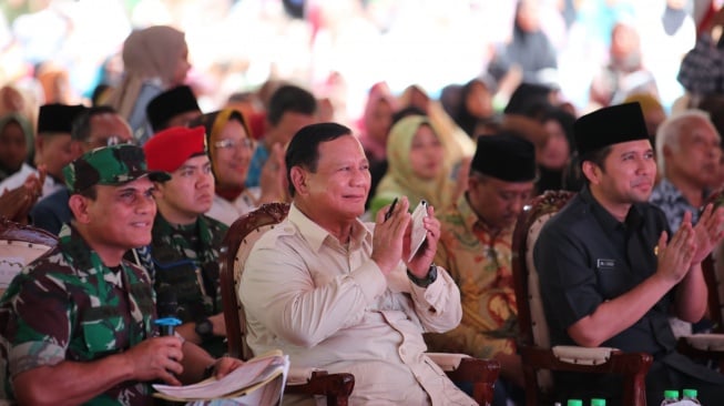 Prabowo ke Emil Dardak: Banyak Pemimpin Muda Muncul, yang Penting Cinta Rakyat Indonesia