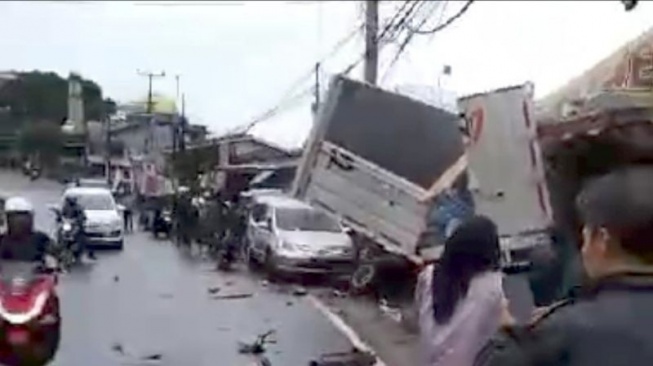 Update Korban Kecelakaan Beruntun di Puncak Bogor Jadi 17 Orang, Tiga Diantaranya Anak-anak