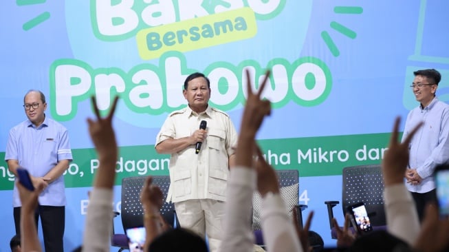 Dari Yogyakarta Langsung ke Bekasi, Prabowo Sapa Ratusan Pedagang Bakso