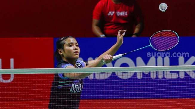 Pebulu tangkis Tunggal Putri Indonesia Gregoria Mariska Tunjung saat bertanding dengan Tunggal Putri Jerman Yvonne Li dalam babak 32 besar turnamen Indonesia Masters 2024 di Istora Senayan, Jakarta, Selasa (24/1/2024). [Suara.com/Alfian Winanto]