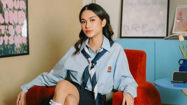 OOTD Azizah Salsha Bergaya Anak Sekolah (Instagram)