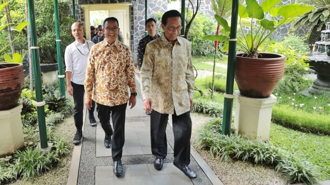 Silaturahmi dengan Ngarsa Dalem, Anies: Beliau Mengayomi Semua