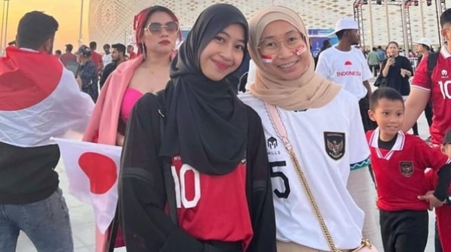 Adu Gaya WAGs Timnas Indonesia di Qatar (Instagram/@dewivinandita)