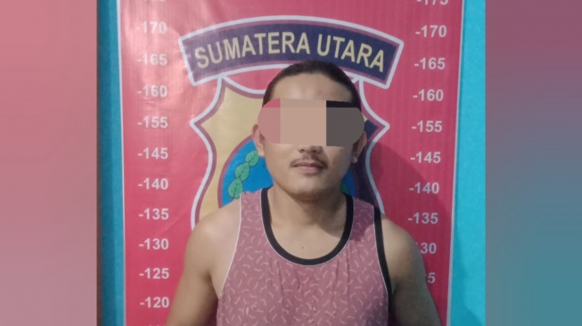 Panik Ketahuan Selingkuh, Suami di Tebing Tinggi Hajar Istri Sampai Babak Belur