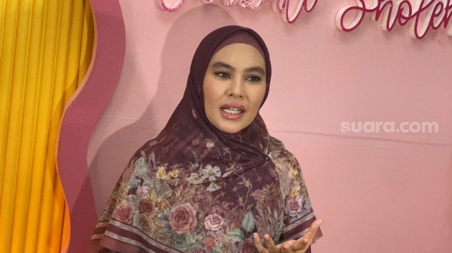 Ngotot Dirinya Benar, Kartika Putri Tak Menyesal Tantang Capres Mengaji