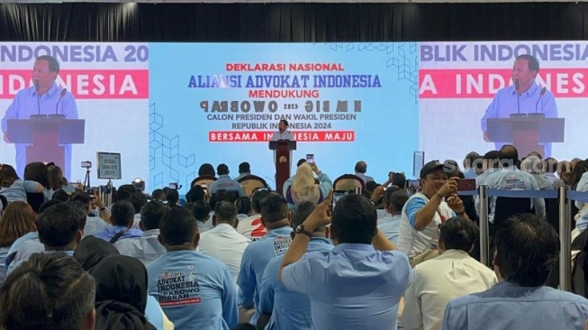 Capres nomor urut 2 Prabowo Subianto di acara deklarasi Aliansi Advokat Indonesia Bersatu (AAIB) mendukung Prabowo-Gibran di Balai Kartini, Jakarta Selatan, Jumat (26/1/2024). (Suara.com/M Yasir)