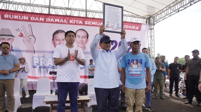 Prabowo Pastikan Bakal Teruskan Program Jokowi dan Penuhi Gizi Anak-anak