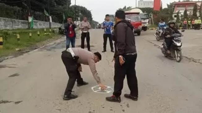 Mahasiswa Tewas Terlindas Truk di Klapanunggal Bogor, Diduga Hendak Menyalip