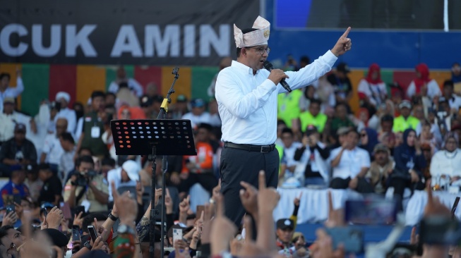 Anies Harus Jalan Kaki ke Lokasi Kampanye gegara Terjebak Macet, Jaraknya Jadi Sorotan