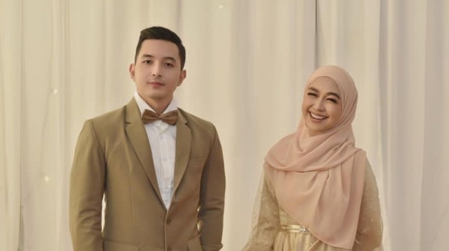 Ria Ricis bersama Dokter Aditya Surya  (Instagram)