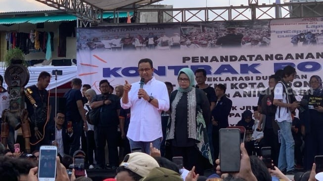 Anies Teken 7 Poin Kontrak Politik dengan Kelompok Rakyat Miskin Kota, Ini Isinya