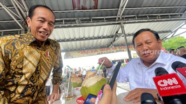 Pilih Menu Bakso yang Sama Bareng Prabowo, Jokowi: Habis, Enak