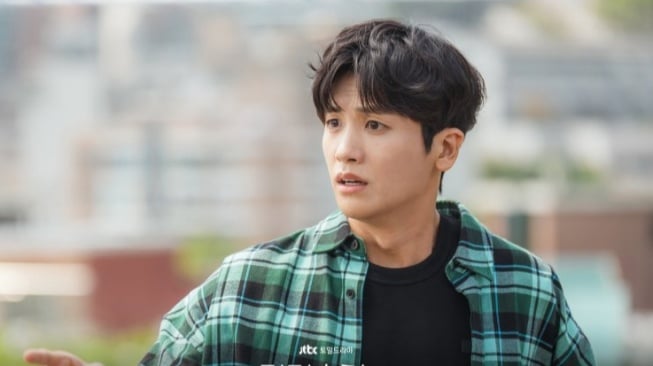 5 Krisis yang Dialami Yeo Jeong Woo di Episode Awal Drama Korea Doctor Slump