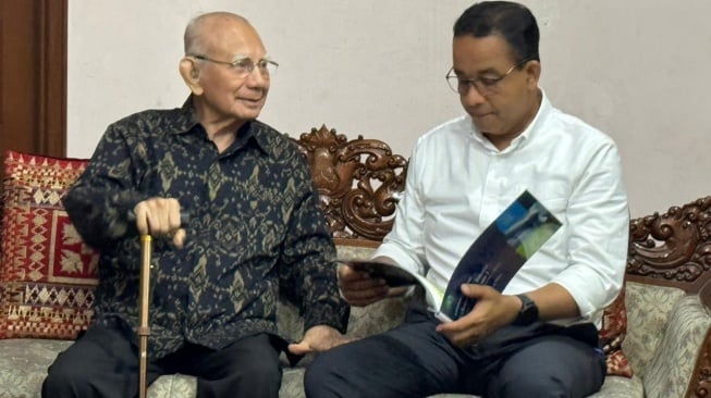 Bertemu Prof. Emil Salim, Anies Berdiskusi tentang PISA dan Peningkatan Kualitas Manusia