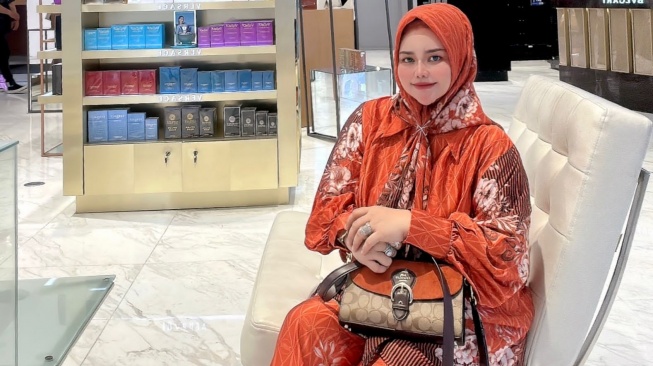 Cuma Lulusan SMP dari Makassar, Widyasanti Sukses dengan Karier Fashion di Jakarta