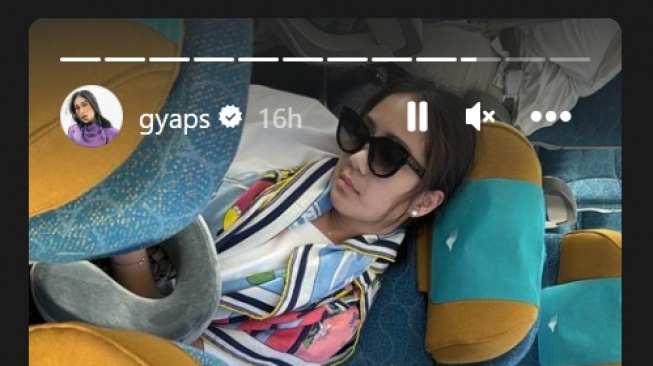 Nagita Slavina tertidur pada di bus (Instagram/gyaps)